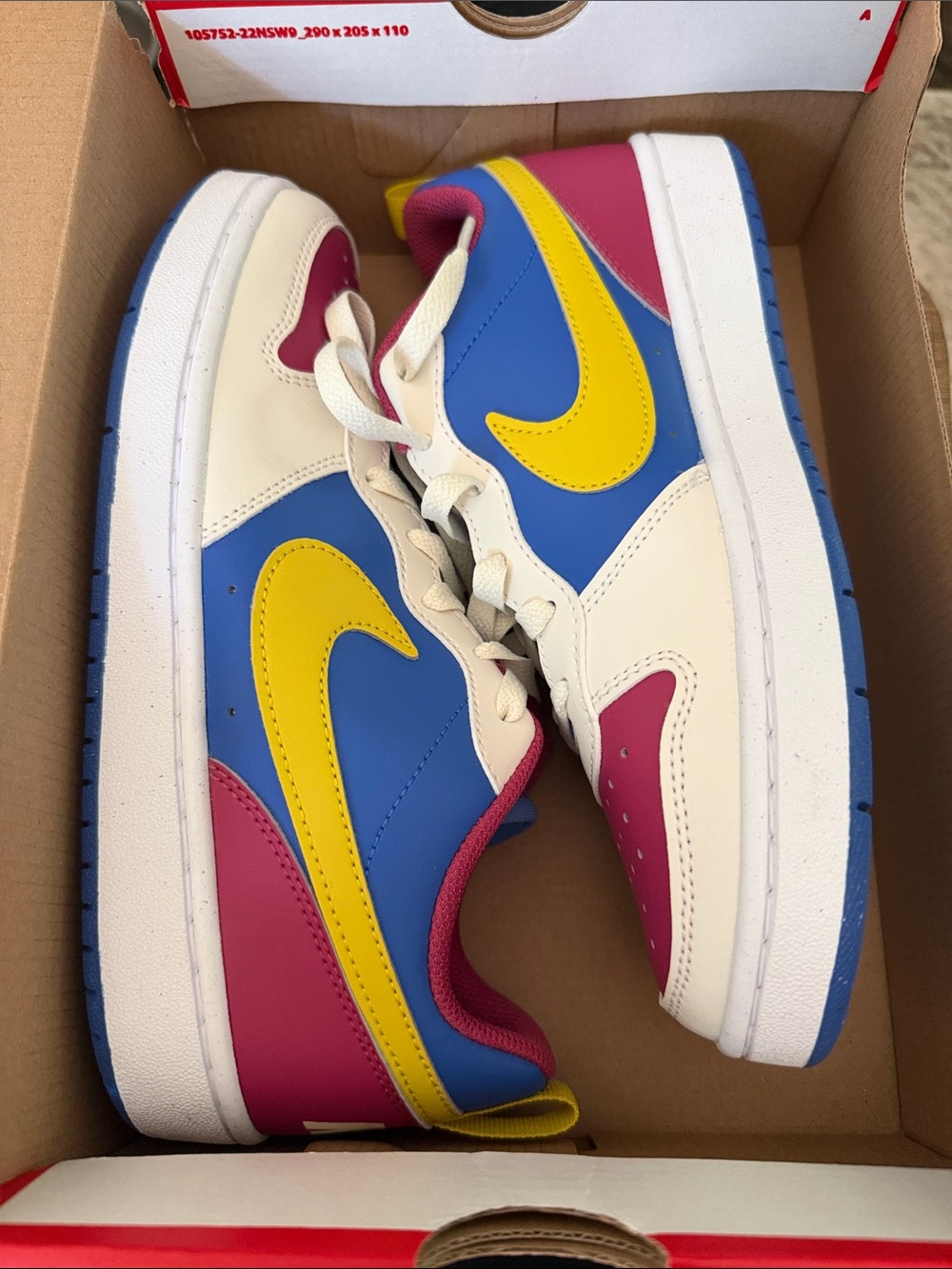 Nike Kids Low-Top Sneakers in Blue/Yellow/Pink/White